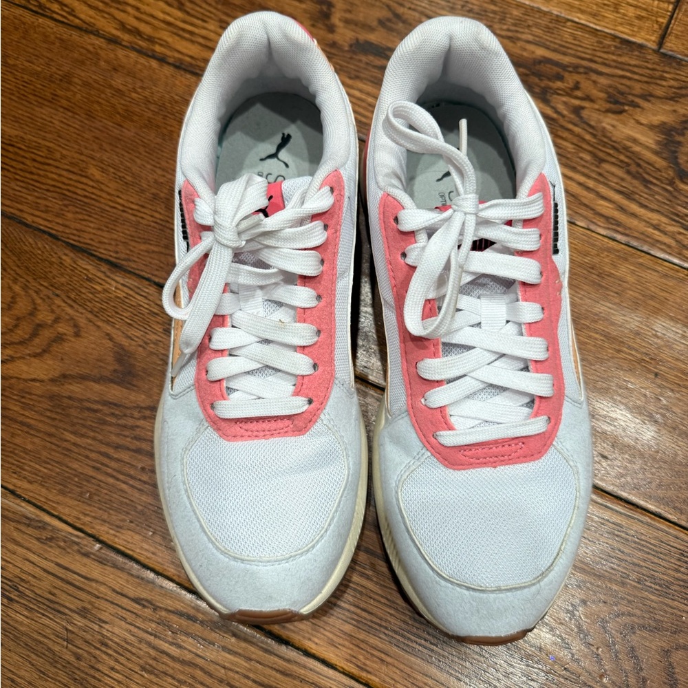 Puma Women's White and Pink Sneakers